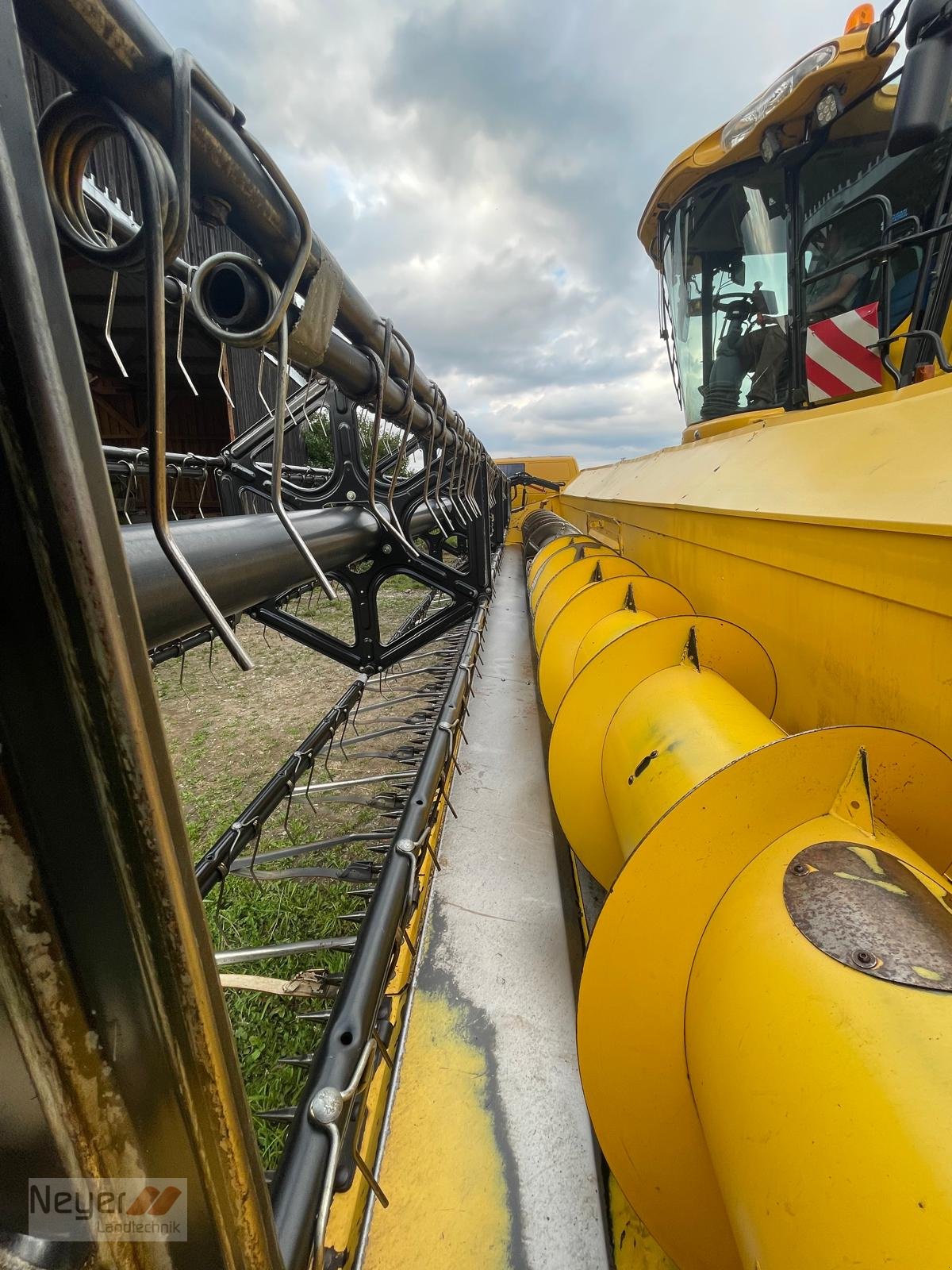 Schneidwerk of the type New Holland Varifeed Schneidwerk 9,15m + Biso TW | Bj. 2012, Gebrauchtmaschine in Bad Waldsee Mennisweiler (Picture 9)